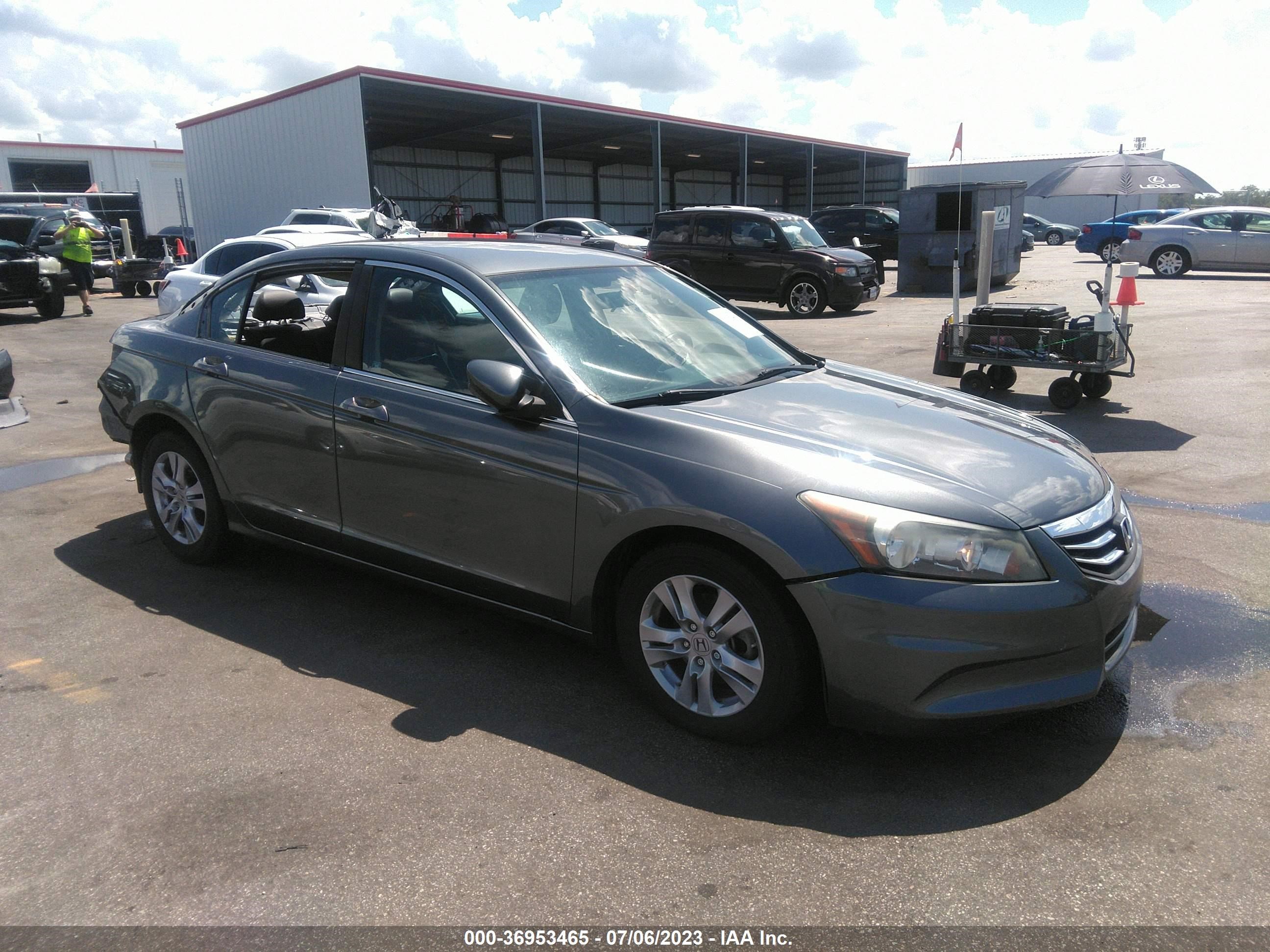 Photo 0 VIN: 1HGCP2F65CA161833 - HONDA ACCORD 