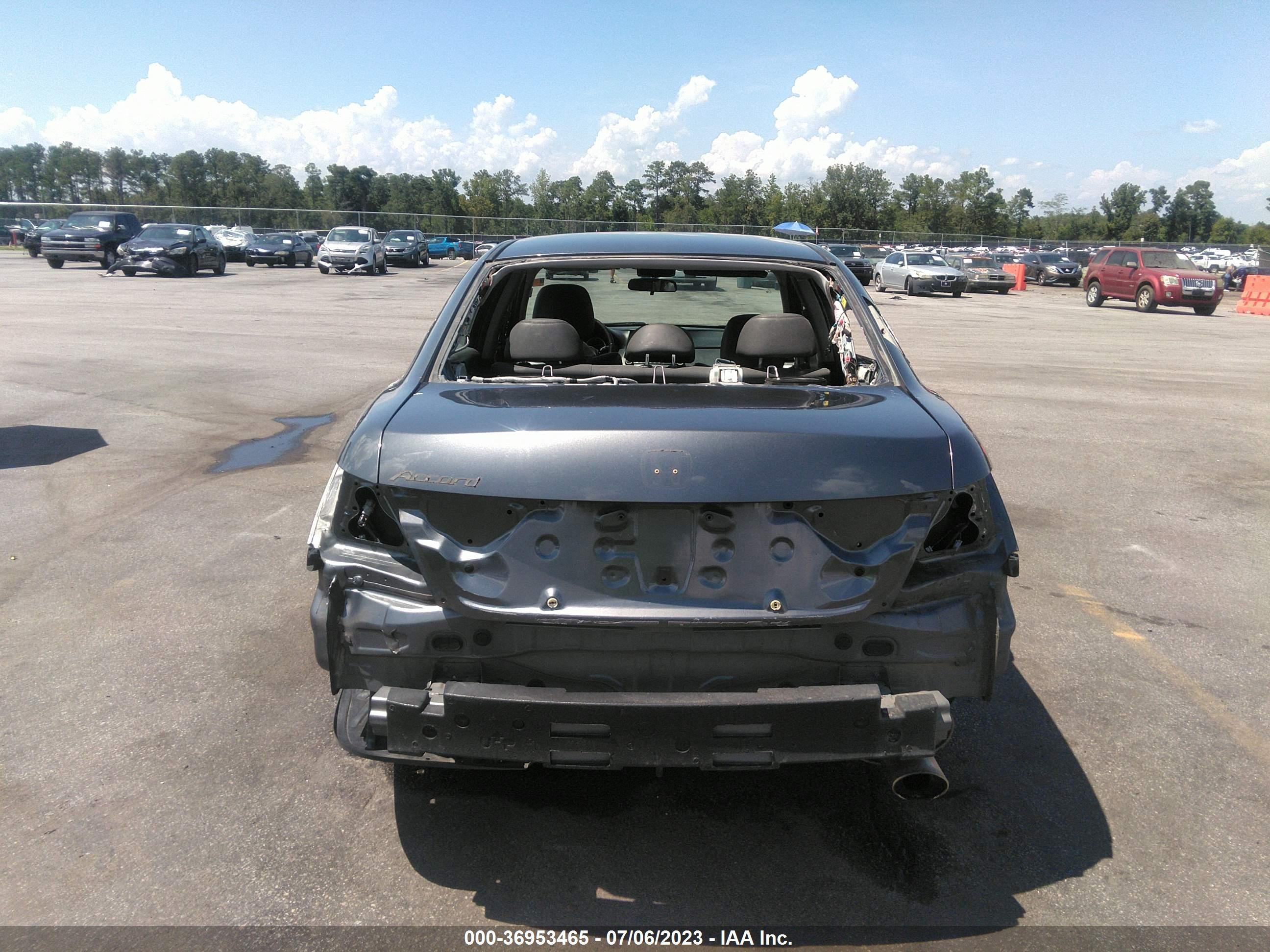 Photo 5 VIN: 1HGCP2F65CA161833 - HONDA ACCORD 