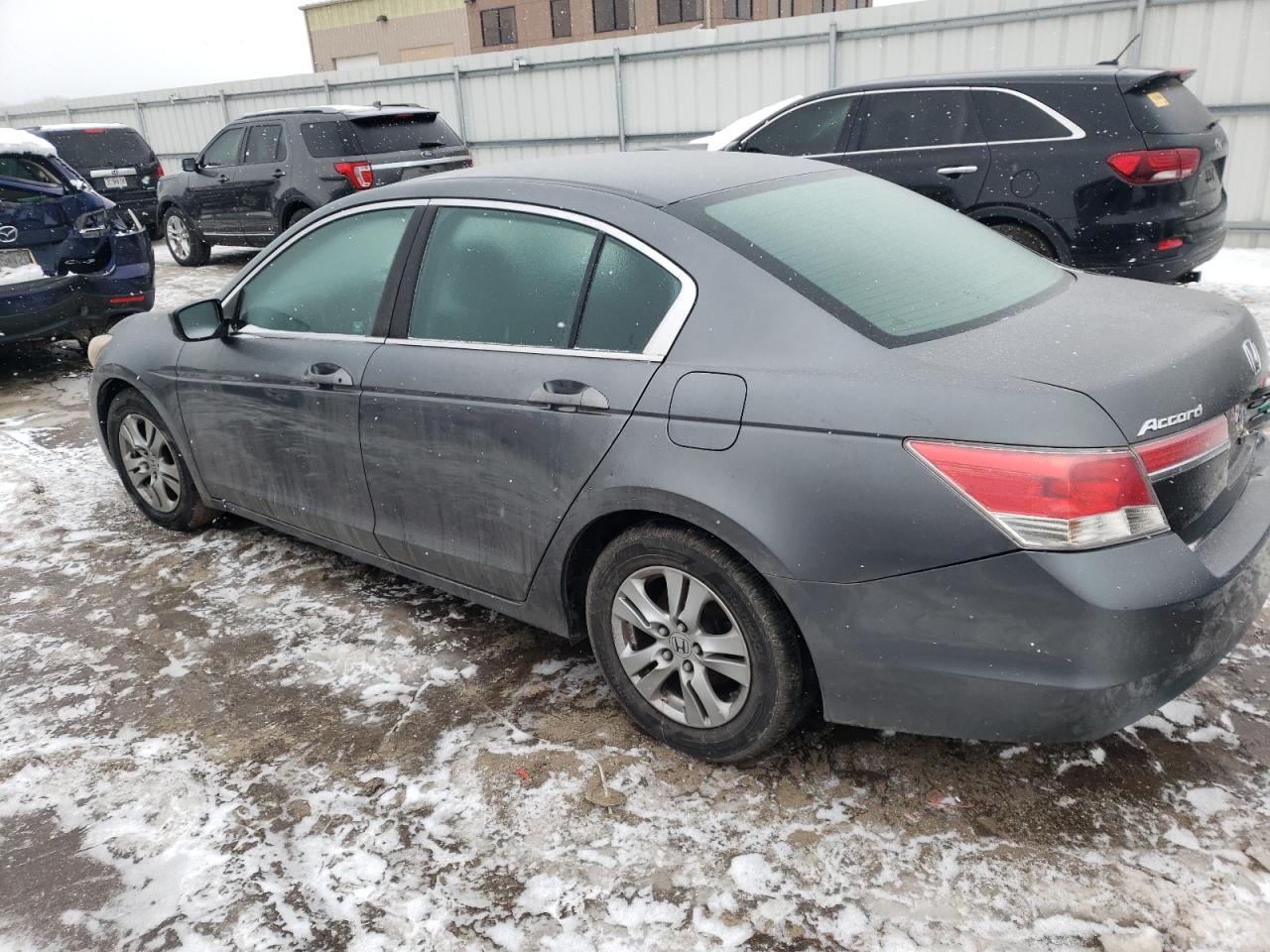 Photo 1 VIN: 1HGCP2F66BA055602 - HONDA ACCORD 