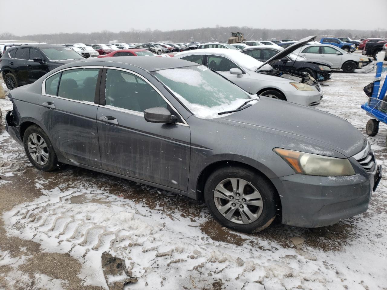 Photo 3 VIN: 1HGCP2F66BA055602 - HONDA ACCORD 