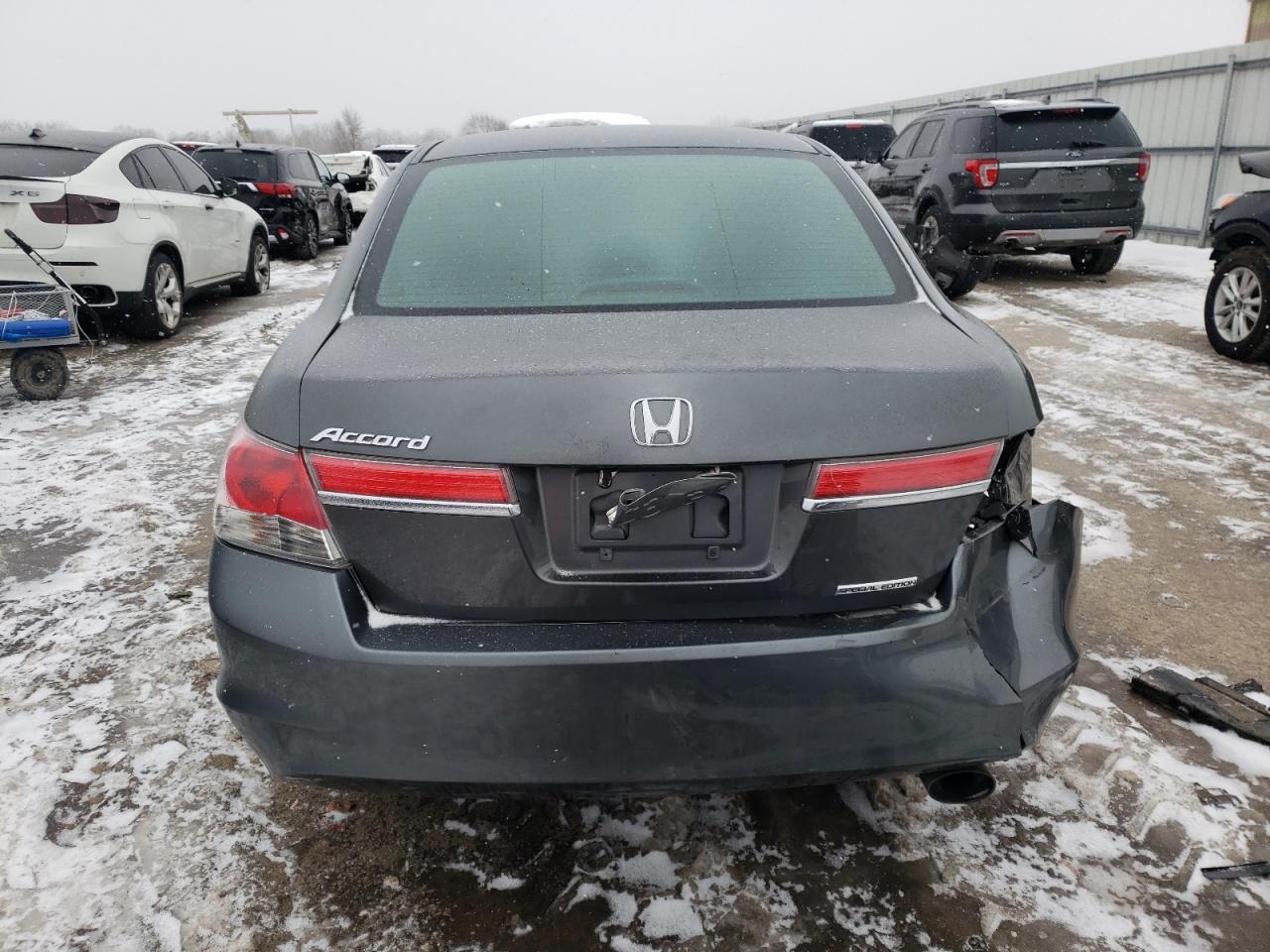 Photo 5 VIN: 1HGCP2F66BA055602 - HONDA ACCORD 