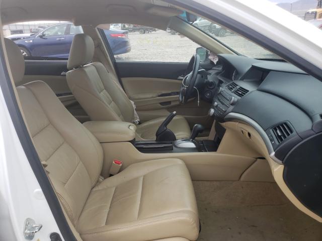 Photo 4 VIN: 1HGCP2F66BA103972 - HONDA ACCORD SE 