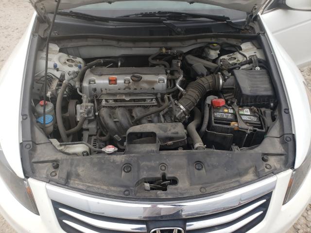 Photo 6 VIN: 1HGCP2F66BA103972 - HONDA ACCORD SE 