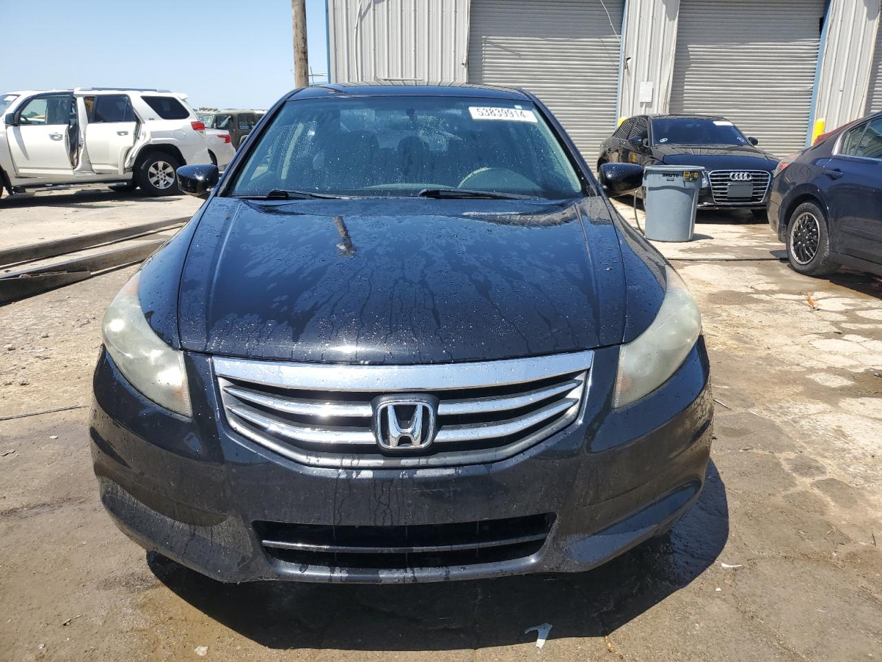 Photo 4 VIN: 1HGCP2F66BA116754 - HONDA ACCORD 