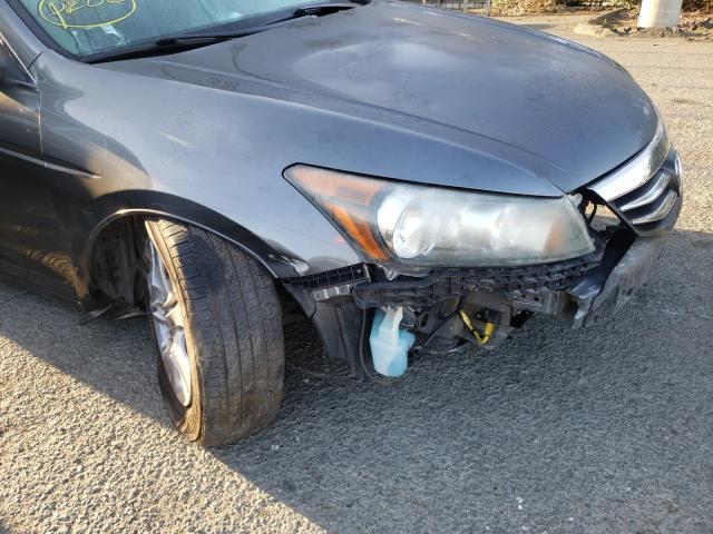 Photo 8 VIN: 1HGCP2F66BA125616 - HONDA ACCORD SE 