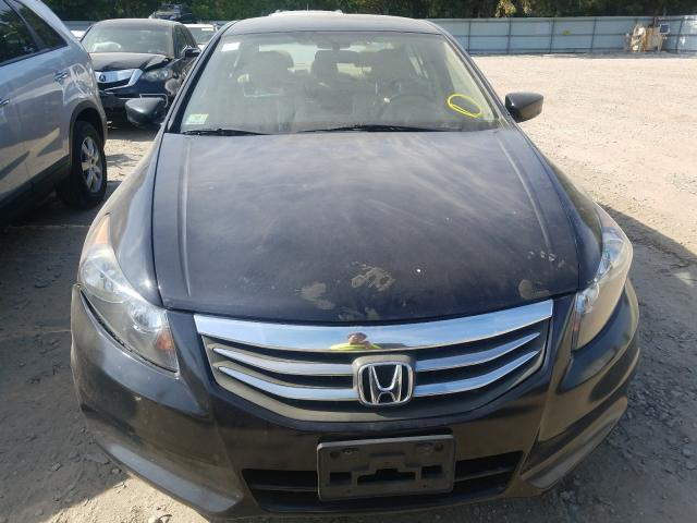 Photo 8 VIN: 1HGCP2F66BA125745 - HONDA ACCORD SE 