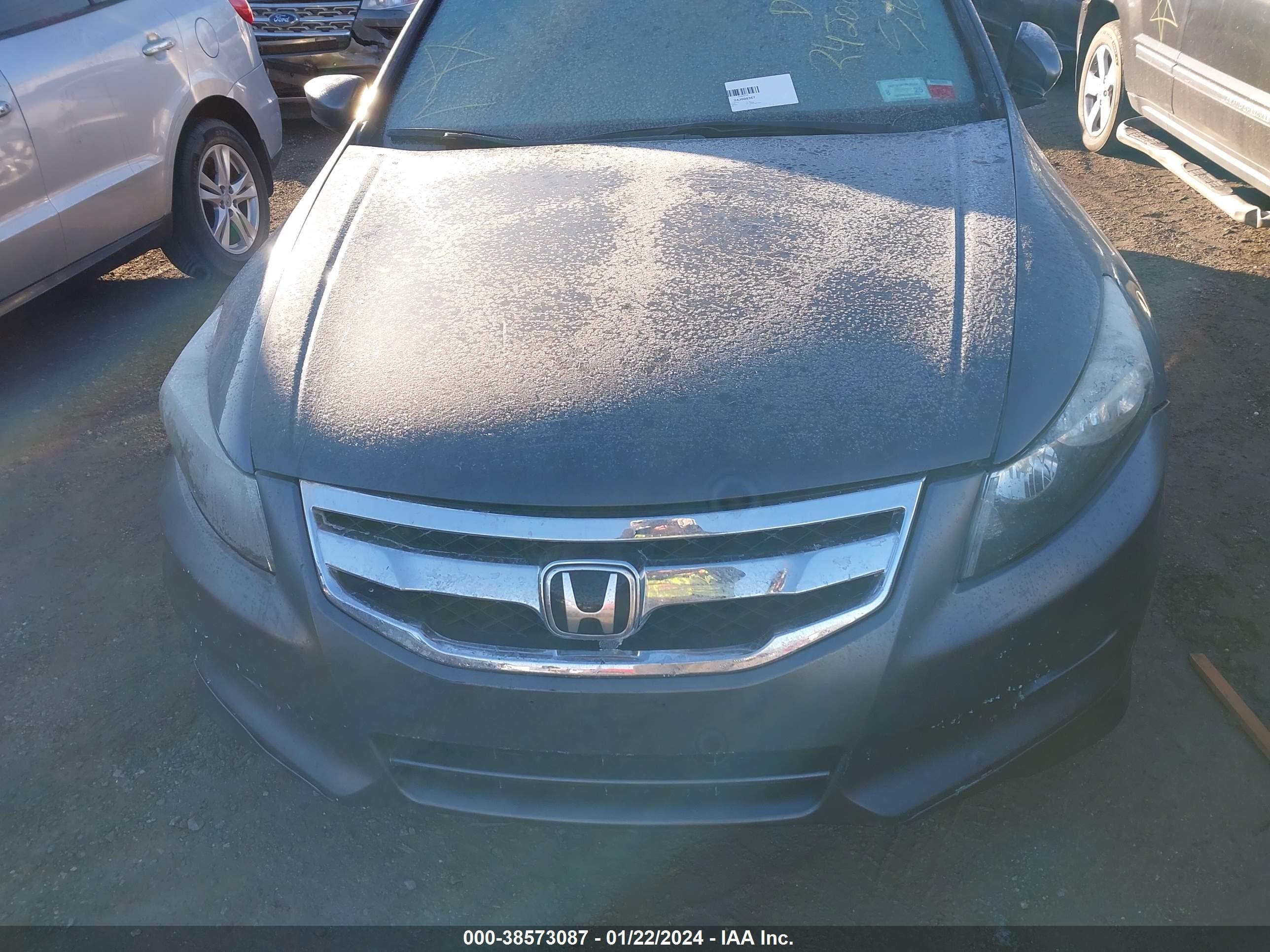 Photo 9 VIN: 1HGCP2F66BA144246 - HONDA ACCORD 