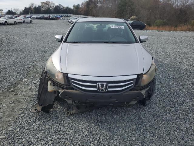 Photo 4 VIN: 1HGCP2F66BA146451 - HONDA ACCORD SE 