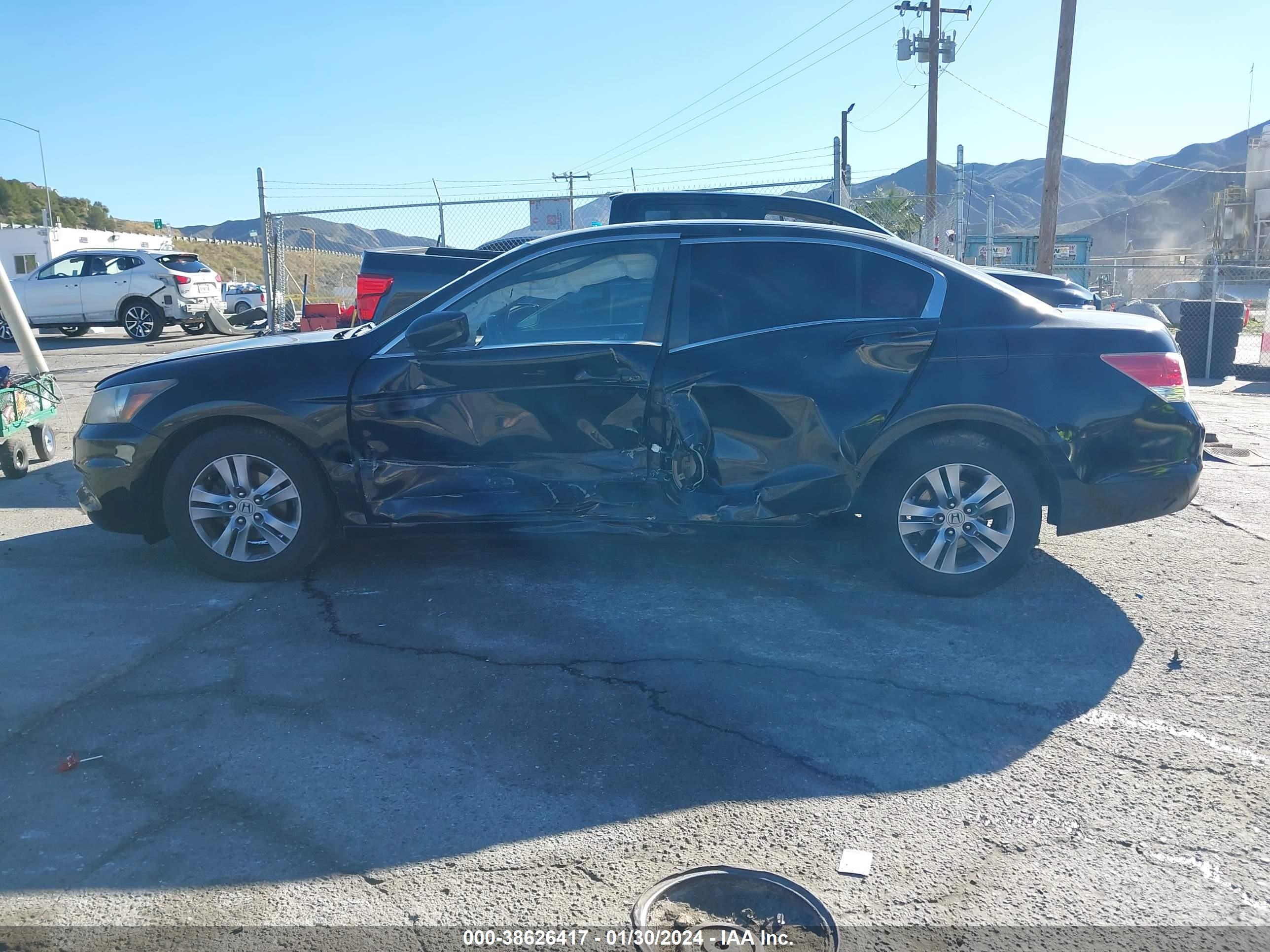 Photo 13 VIN: 1HGCP2F66CA122720 - HONDA ACCORD 