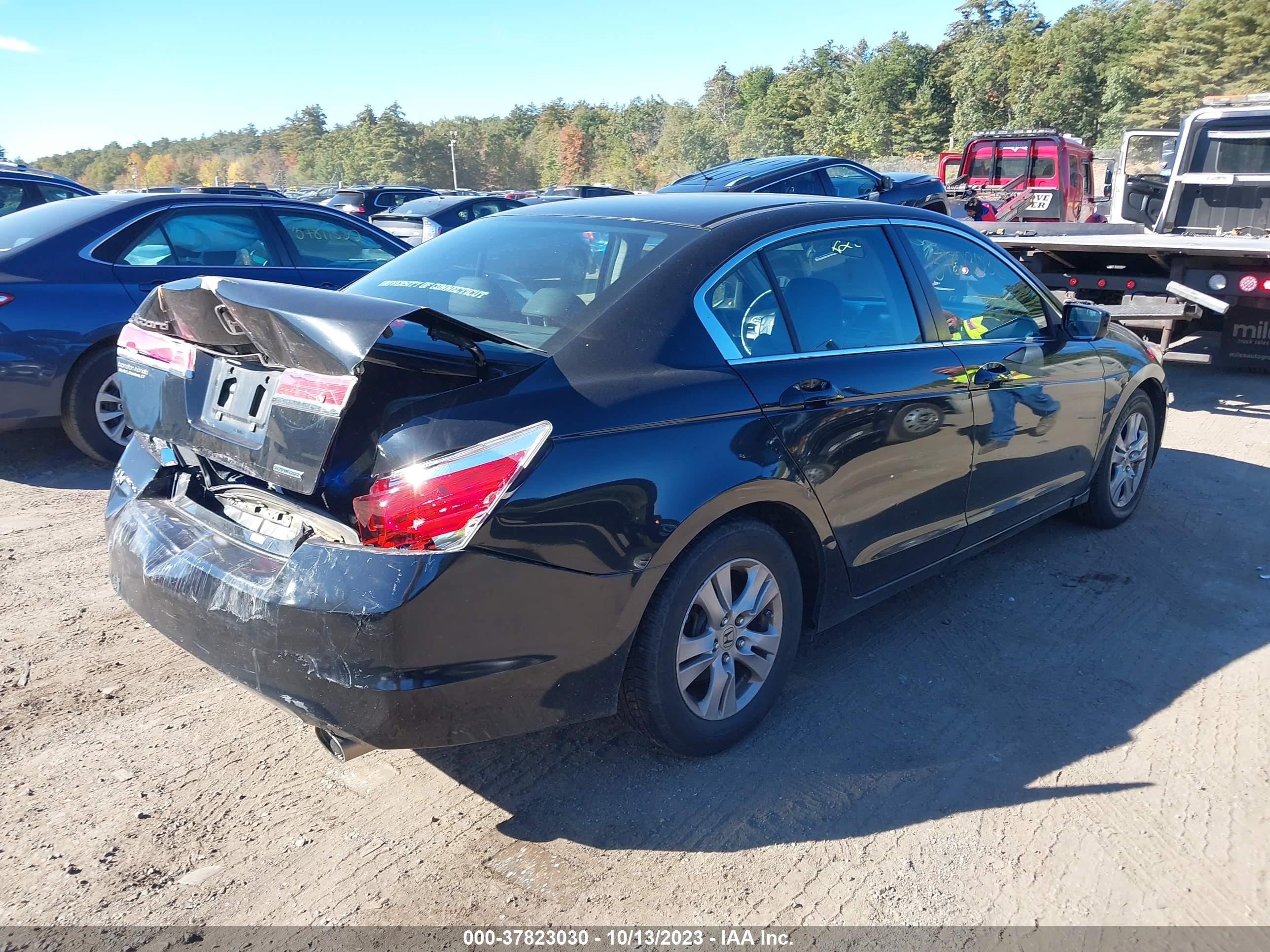 Photo 3 VIN: 1HGCP2F66CA170279 - HONDA ACCORD 