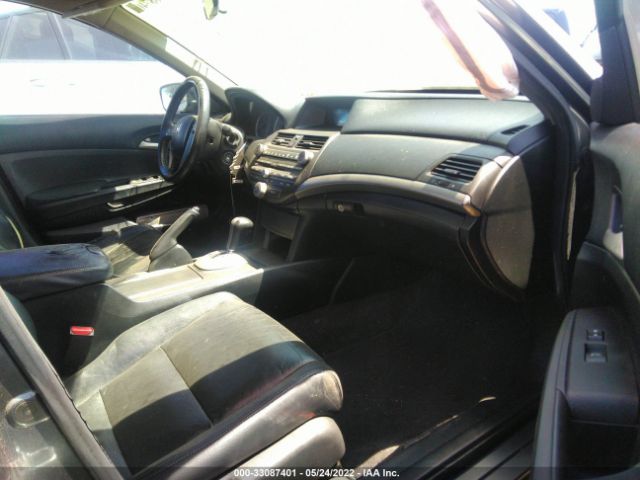 Photo 4 VIN: 1HGCP2F67BA002682 - HONDA ACCORD SDN 