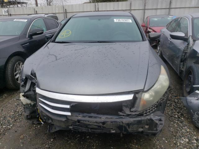 Photo 4 VIN: 1HGCP2F67BA037450 - HONDA ACCORD SE 