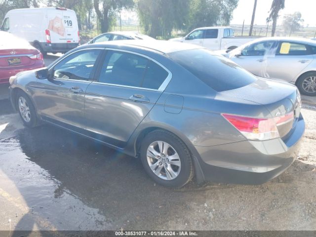 Photo 2 VIN: 1HGCP2F67BA054748 - HONDA ACCORD 