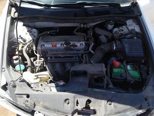 Photo 6 VIN: 1HGCP2F67BA088608 - HONDA ACCORD SE 