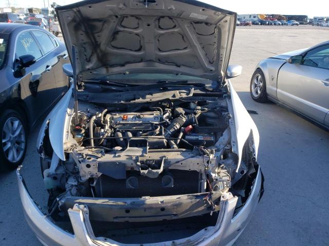 Photo 6 VIN: 1HGCP2F67BA126631 - HONDA ACCORD SE 