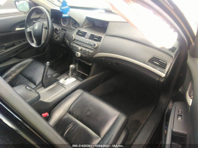 Photo 4 VIN: 1HGCP2F67BA137905 - HONDA ACCORD SDN 