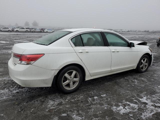 Photo 2 VIN: 1HGCP2F67BA142523 - HONDA ACCORD 