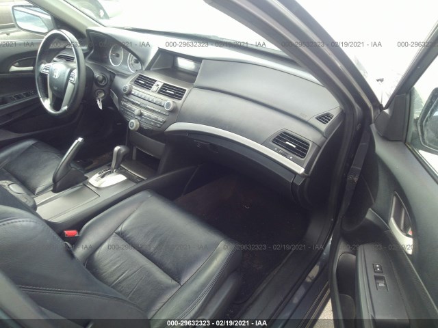 Photo 4 VIN: 1HGCP2F67BA144546 - HONDA ACCORD SDN 