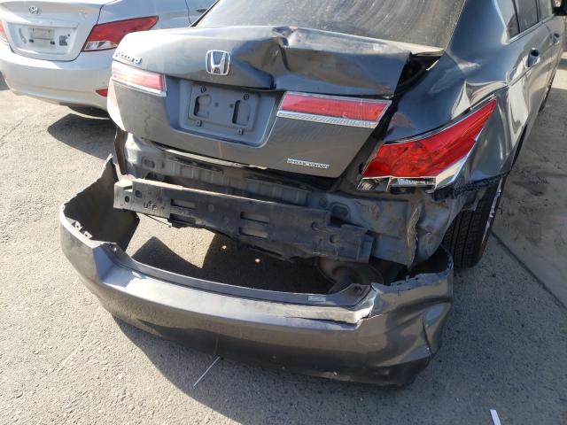 Photo 8 VIN: 1HGCP2F67CA033366 - HONDA ACCORD SE 