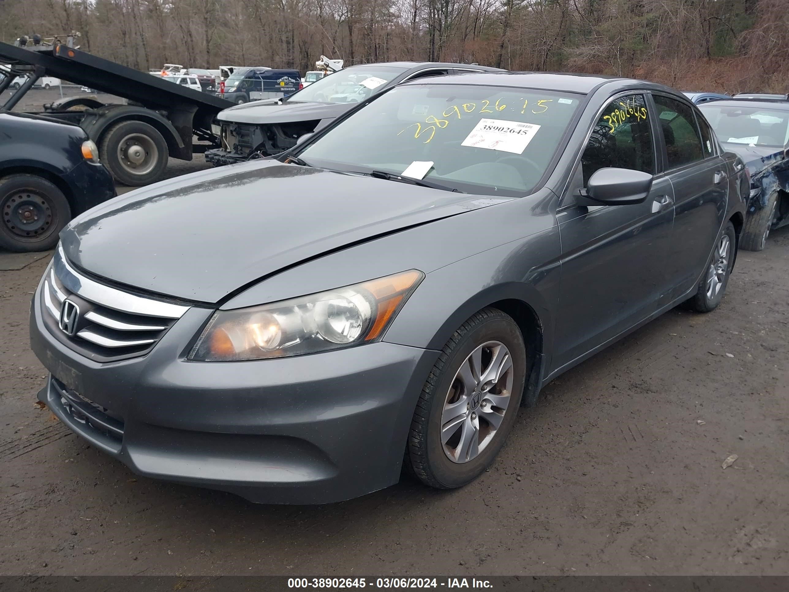 Photo 1 VIN: 1HGCP2F67CA043640 - HONDA ACCORD 