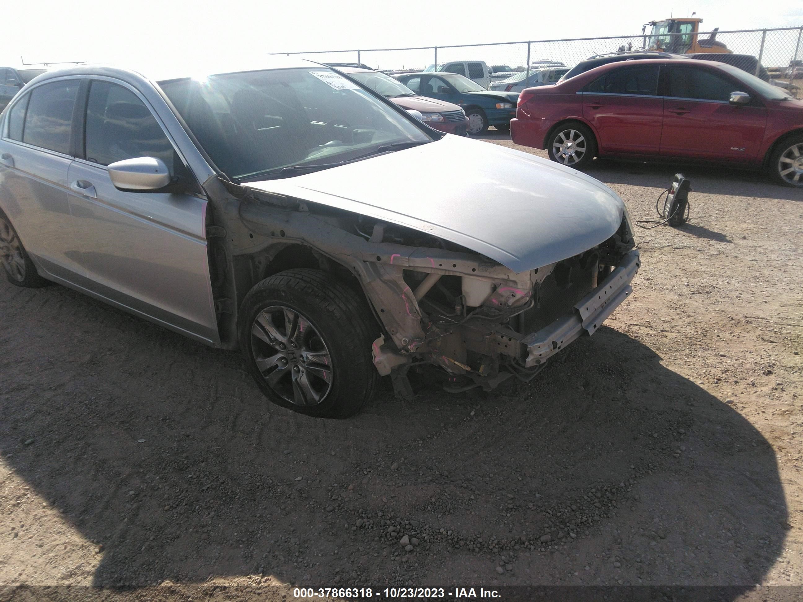 Photo 5 VIN: 1HGCP2F67CA103755 - HONDA ACCORD 