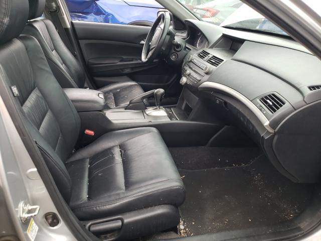 Photo 4 VIN: 1HGCP2F67CA147383 - HONDA ACCORD SE 