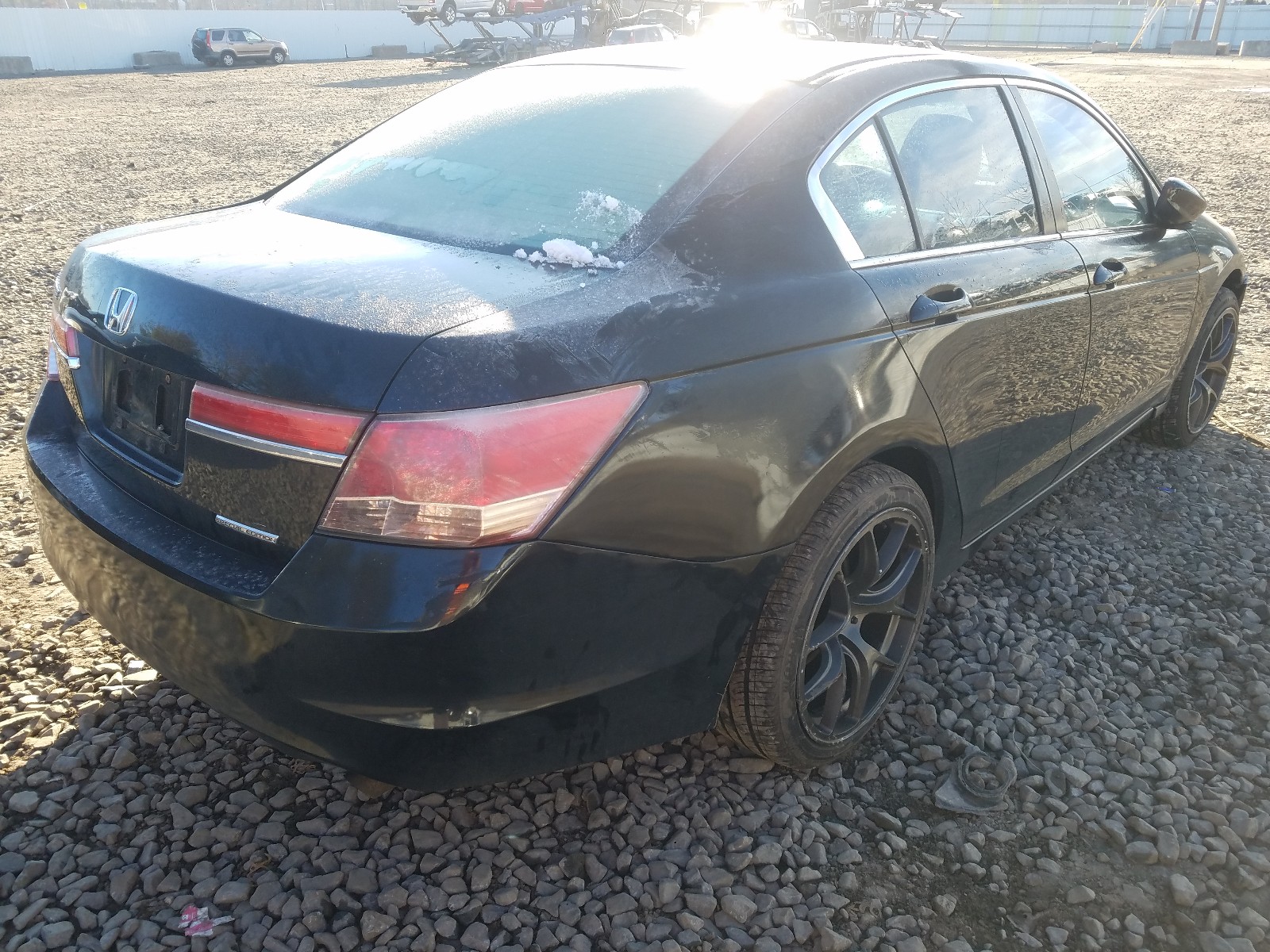 Photo 3 VIN: 1HGCP2F67CA205895 - HONDA ACCORD SE 