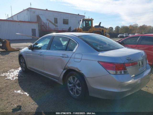 Photo 2 VIN: 1HGCP2F68BA035870 - HONDA ACCORD 