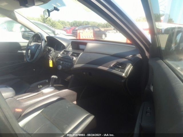 Photo 4 VIN: 1HGCP2F68BA051129 - HONDA ACCORD SDN 