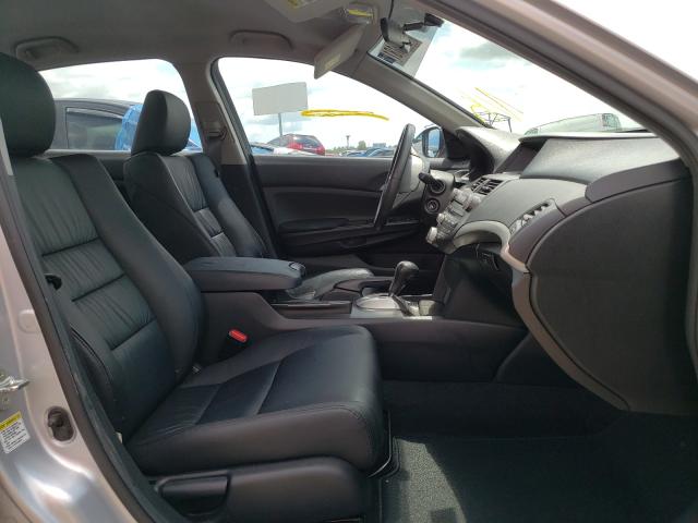 Photo 4 VIN: 1HGCP2F68CA013546 - HONDA ACCORD SE 