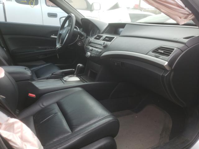 Photo 4 VIN: 1HGCP2F68CA128082 - HONDA ACCORD SE 