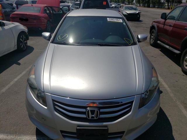 Photo 8 VIN: 1HGCP2F68CA128082 - HONDA ACCORD SE 