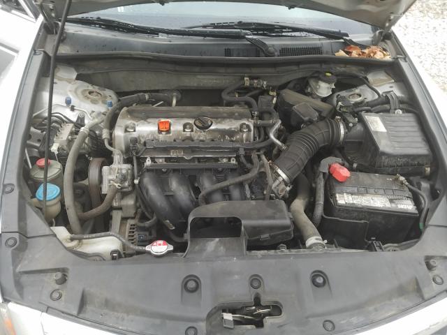 Photo 6 VIN: 1HGCP2F68CA202116 - HONDA ACCORD SE 