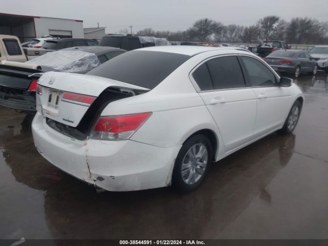 Photo 3 VIN: 1HGCP2F69BA004563 - HONDA ACCORD 