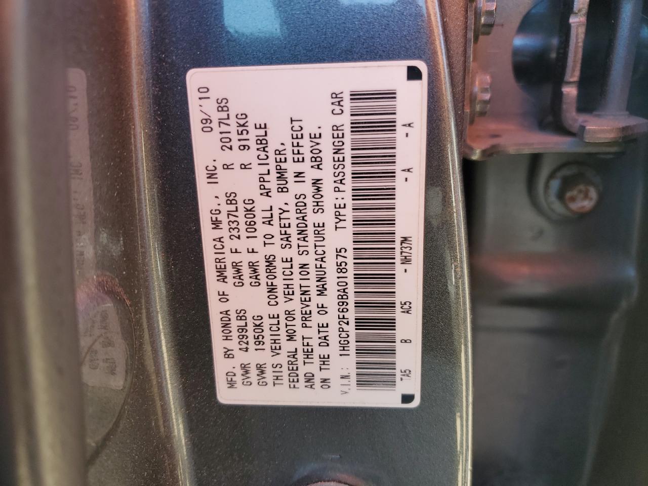 Photo 11 VIN: 1HGCP2F69BA018575 - HONDA ACCORD 