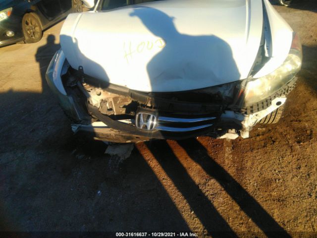 Photo 5 VIN: 1HGCP2F69BA146802 - HONDA ACCORD SDN 