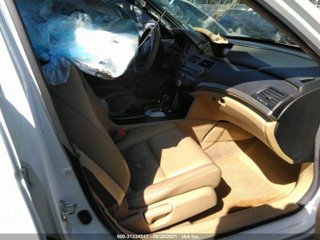 Photo 4 VIN: 1HGCP2F69CA001082 - HONDA ACCORD SDN 