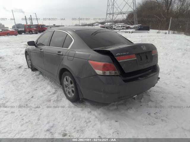 Photo 2 VIN: 1HGCP2F69CA003737 - HONDA ACCORD SDN 