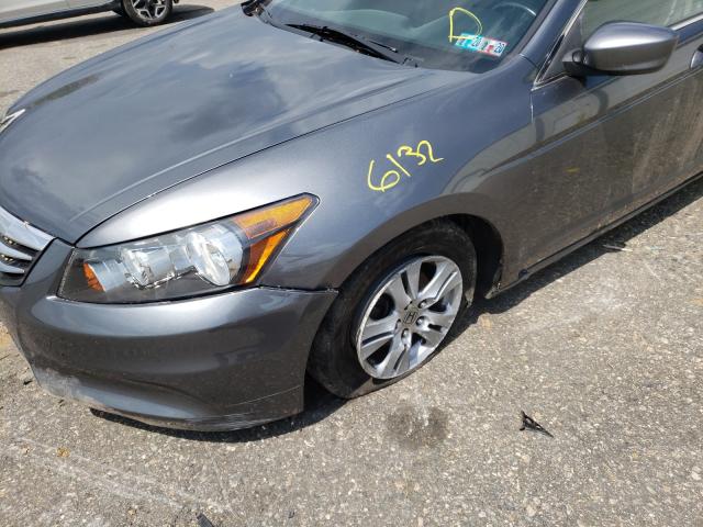 Photo 8 VIN: 1HGCP2F69CA038973 - HONDA ACCORD SE 