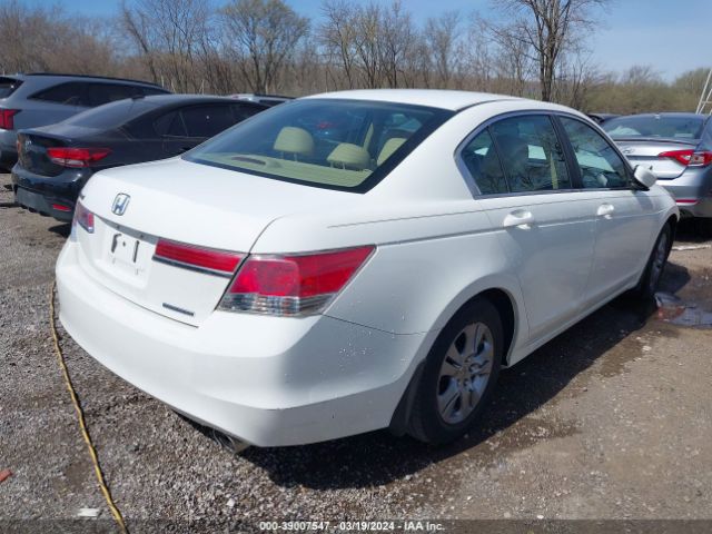 Photo 3 VIN: 1HGCP2F69CA042800 - HONDA ACCORD 