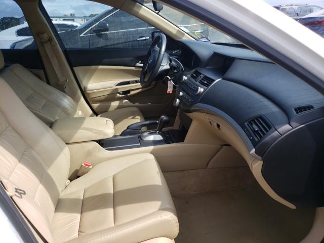 Photo 4 VIN: 1HGCP2F69CA088983 - HONDA ACCORD SE 