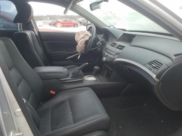 Photo 4 VIN: 1HGCP2F69CA229597 - HONDA ACCORD SE 