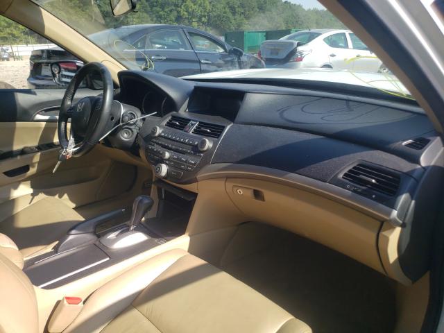 Photo 8 VIN: 1HGCP2F6XBA103361 - HONDA ACCORD SE 