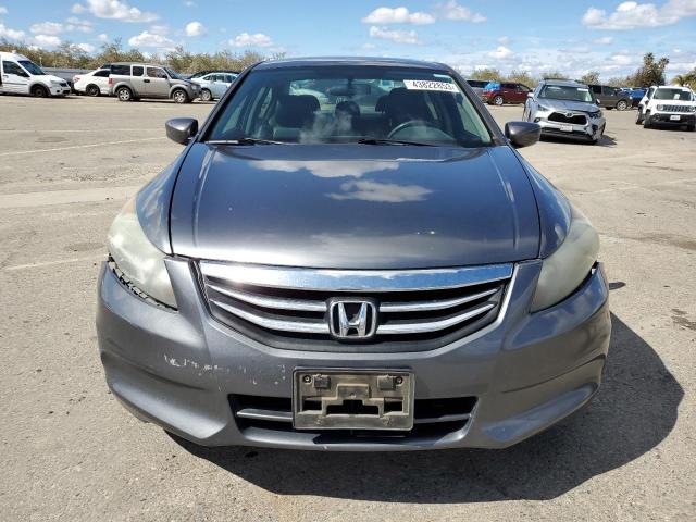 Photo 4 VIN: 1HGCP2F6XBA130317 - HONDA ACCORD SE 