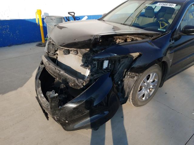 Photo 8 VIN: 1HGCP2F6XBA146212 - HONDA ACCORD SE 