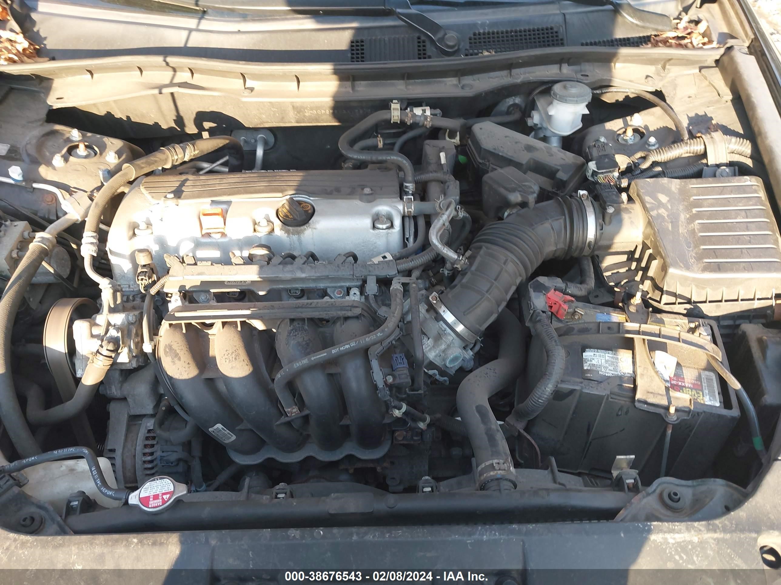 Photo 9 VIN: 1HGCP2F6XBA158120 - HONDA ACCORD 