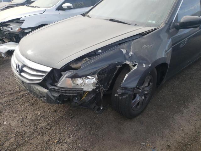 Photo 8 VIN: 1HGCP2F6XCA002743 - HONDA ACCORD SE 