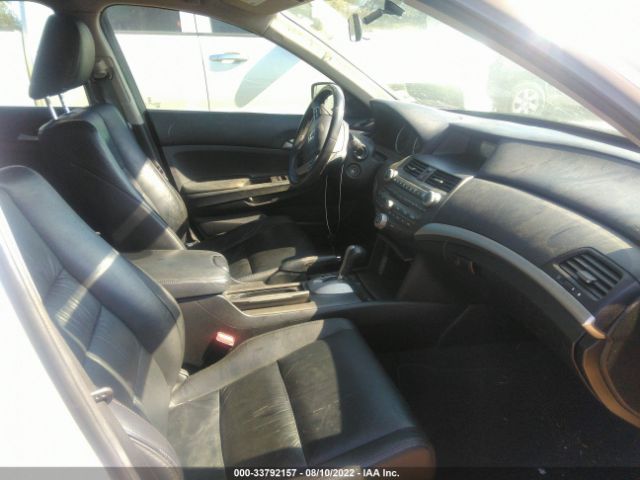 Photo 4 VIN: 1HGCP2F6XCA028615 - HONDA ACCORD SDN 