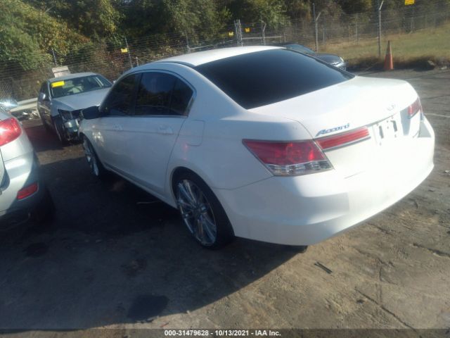 Photo 2 VIN: 1HGCP2F6XCA108142 - HONDA ACCORD SDN 