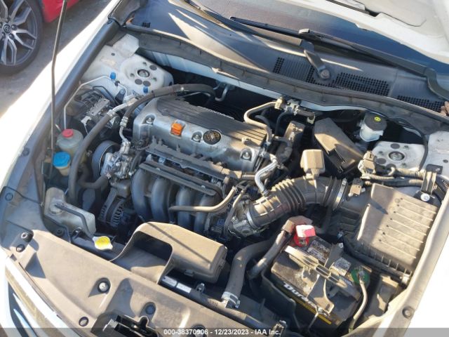 Photo 9 VIN: 1HGCP2F6XCA133669 - HONDA ACCORD 